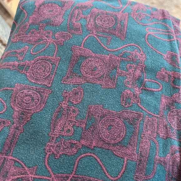 Lularoe o/s loved leggings - Picture 4 of 4